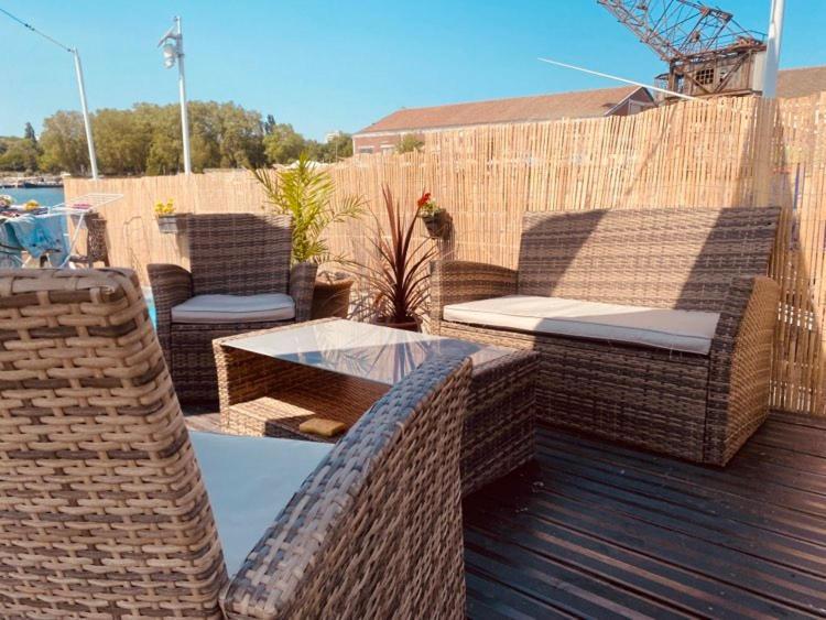 Homestay Atypique Sur Peniche Strasbourg
