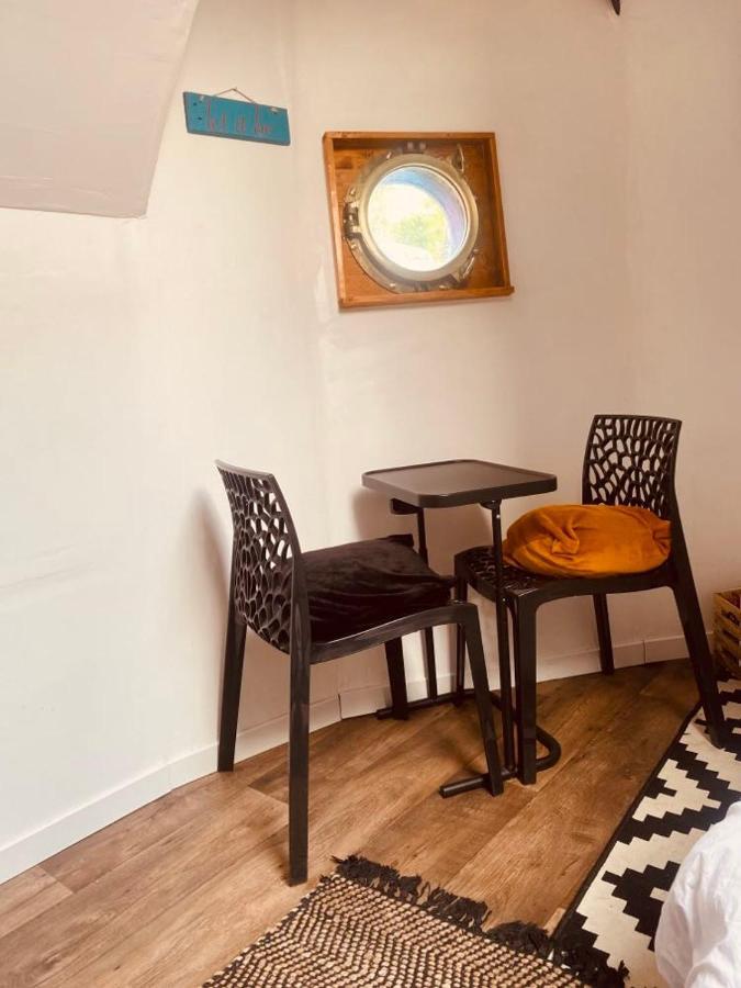 Homestay Atypique Sur Peniche